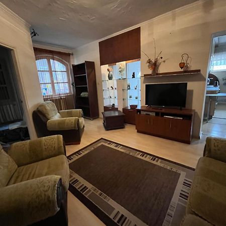 Tocc Apartman Gyál Eksteriør billede