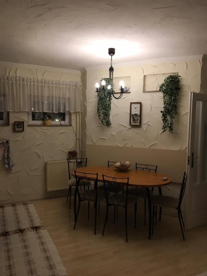 Tocc Apartman Gyál Eksteriør billede