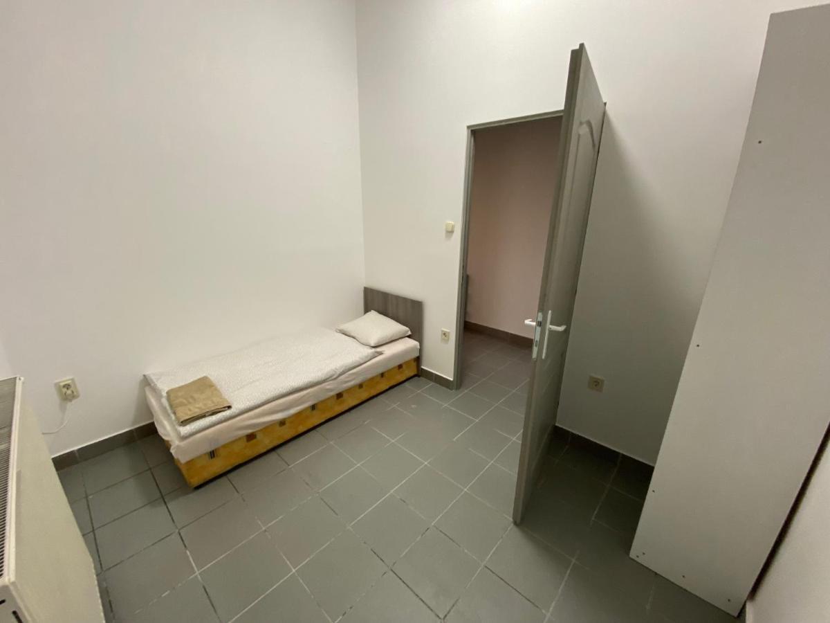Tocc Apartman Gyál Eksteriør billede