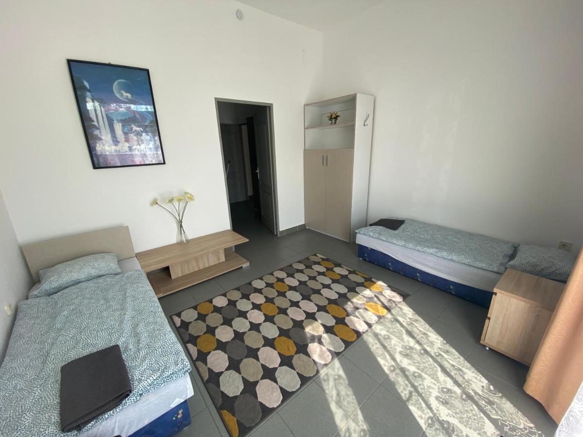 Tocc Apartman Gyál Eksteriør billede