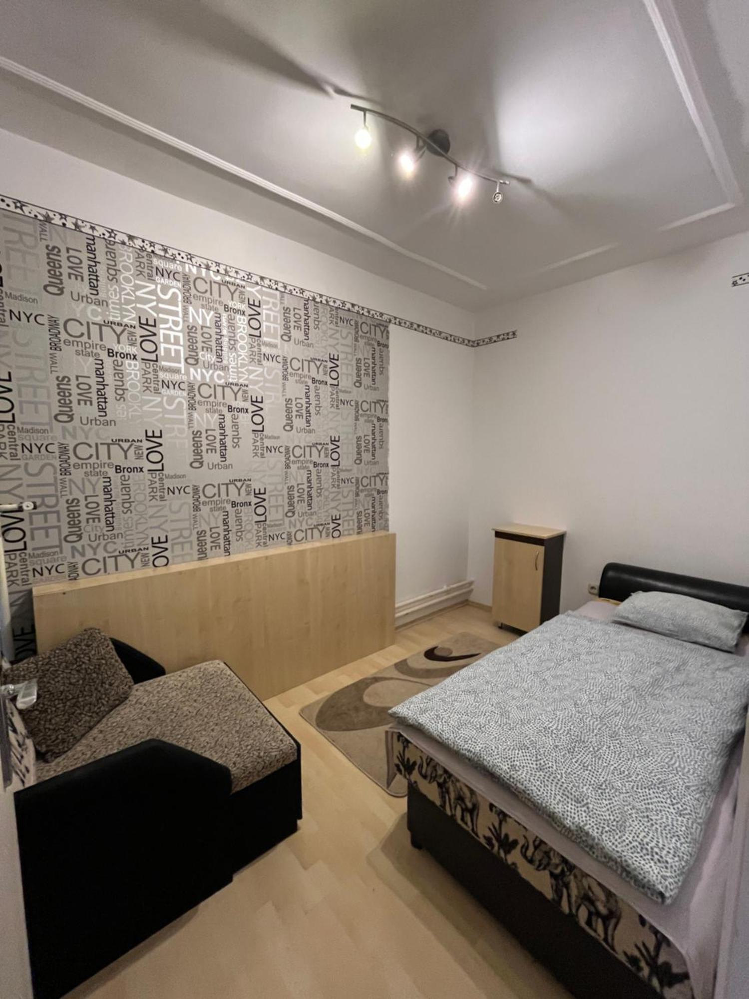 Tocc Apartman Gyál Eksteriør billede