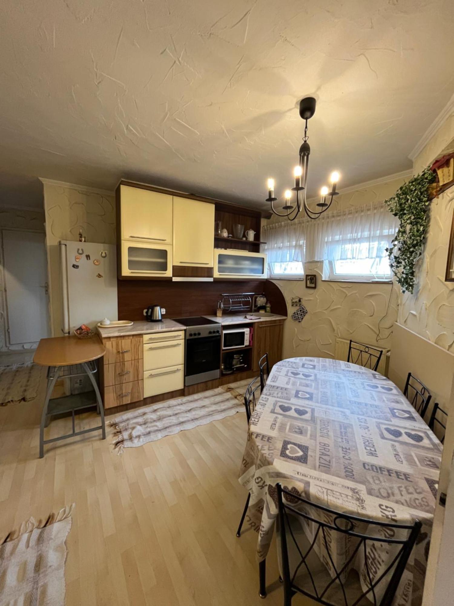 Tocc Apartman Gyál Eksteriør billede